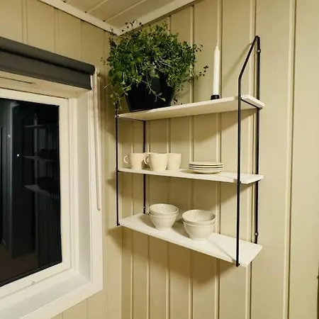P - Two-bedroom In A Cozy Neighborhood Near The Center *